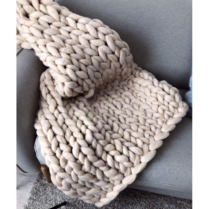 Chunky Knit Cozy Blanket – Premium Thick Weave Throw