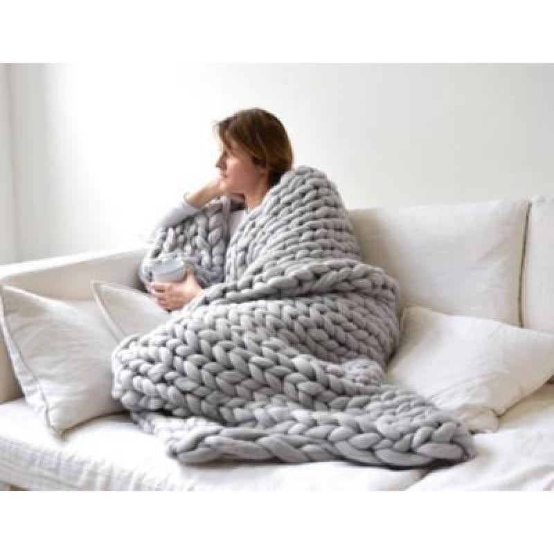 Chunky Knit Cozy Blanket – Premium Thick Weave Throw